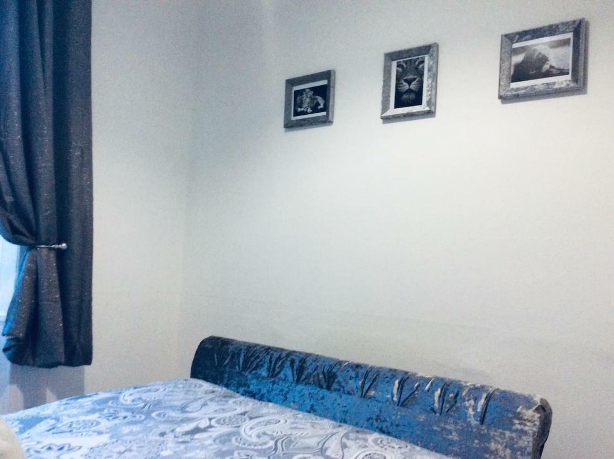 The Lion'S Den On Royal Street Apartment โกร็อค ภายนอก รูปภาพ