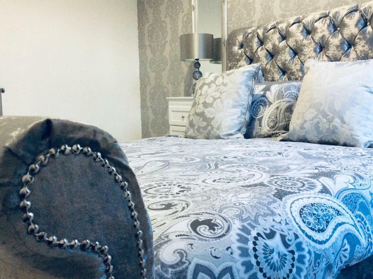 The Lion'S Den On Royal Street Apartment โกร็อค ภายนอก รูปภาพ